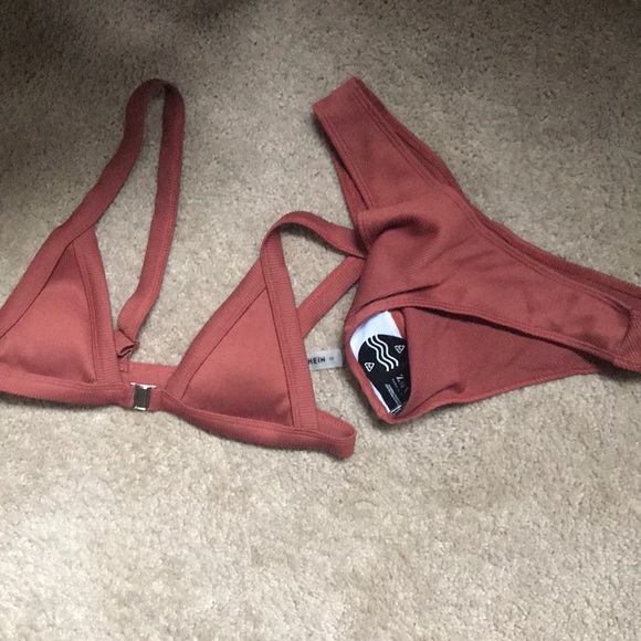 Triangular Ribbed styled bikini - Picture 3 of 6